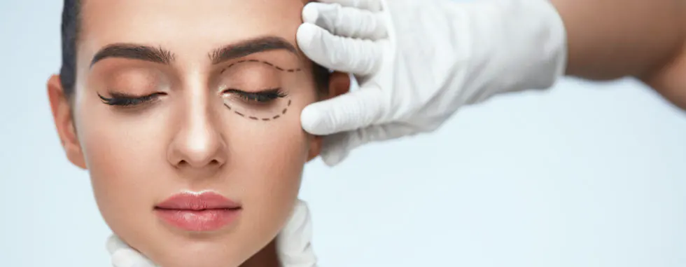 جراحی زیبایی صورت چیست و چه روش هایی دارد؟ (بررسی تخصصی) 3 جراحی افتادگی پلک